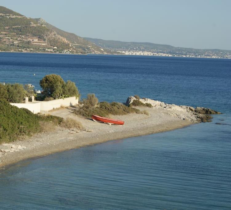 فيلا House By The Sea At Skaloma, Loutraki بحيرة فولياغميني المظهر الخارجي الصورة