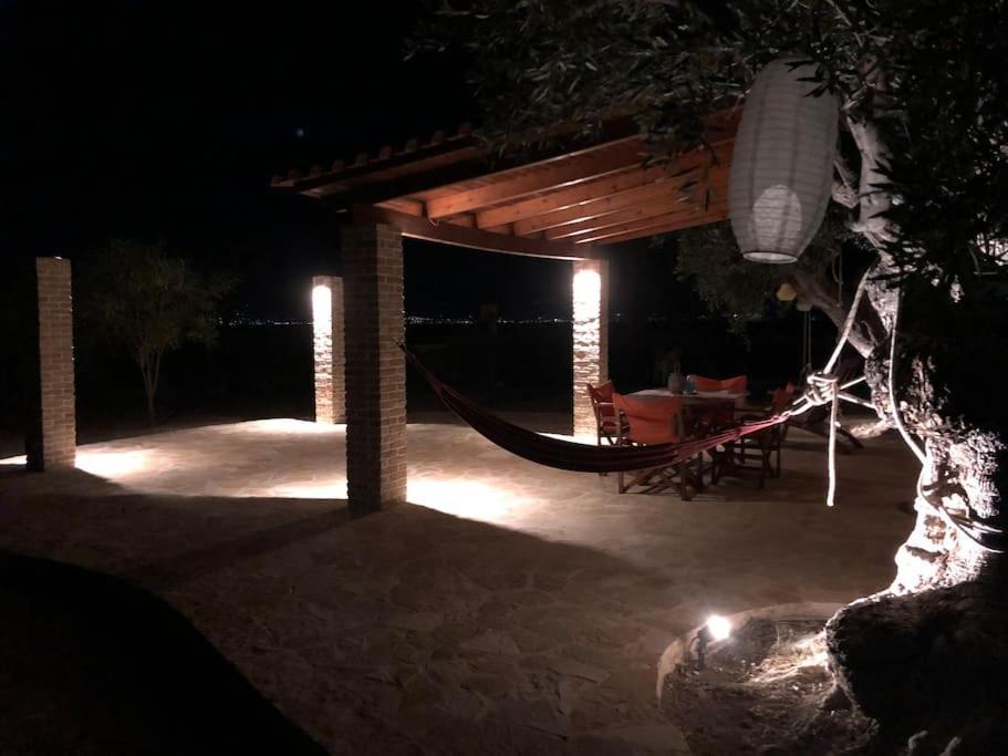 فيلا House By The Sea At Skaloma, Loutraki بحيرة فولياغميني المظهر الخارجي الصورة